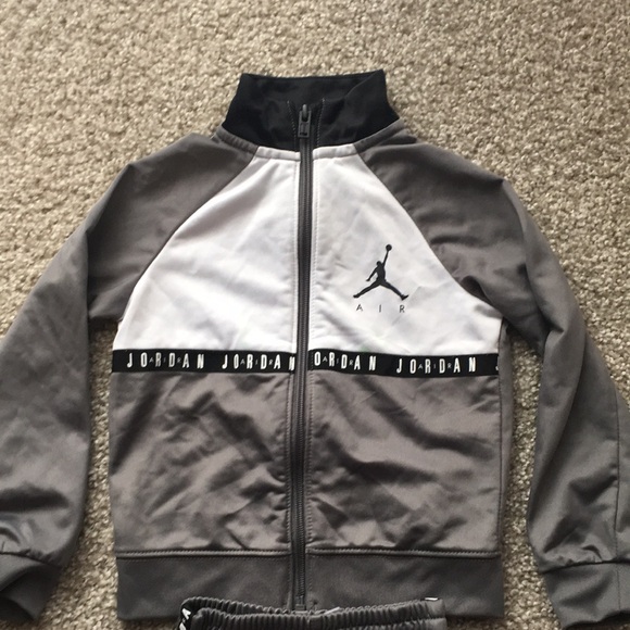 Air Jordan Matching 2 Piece Set “track suit” 3T - Picture 2 of 11